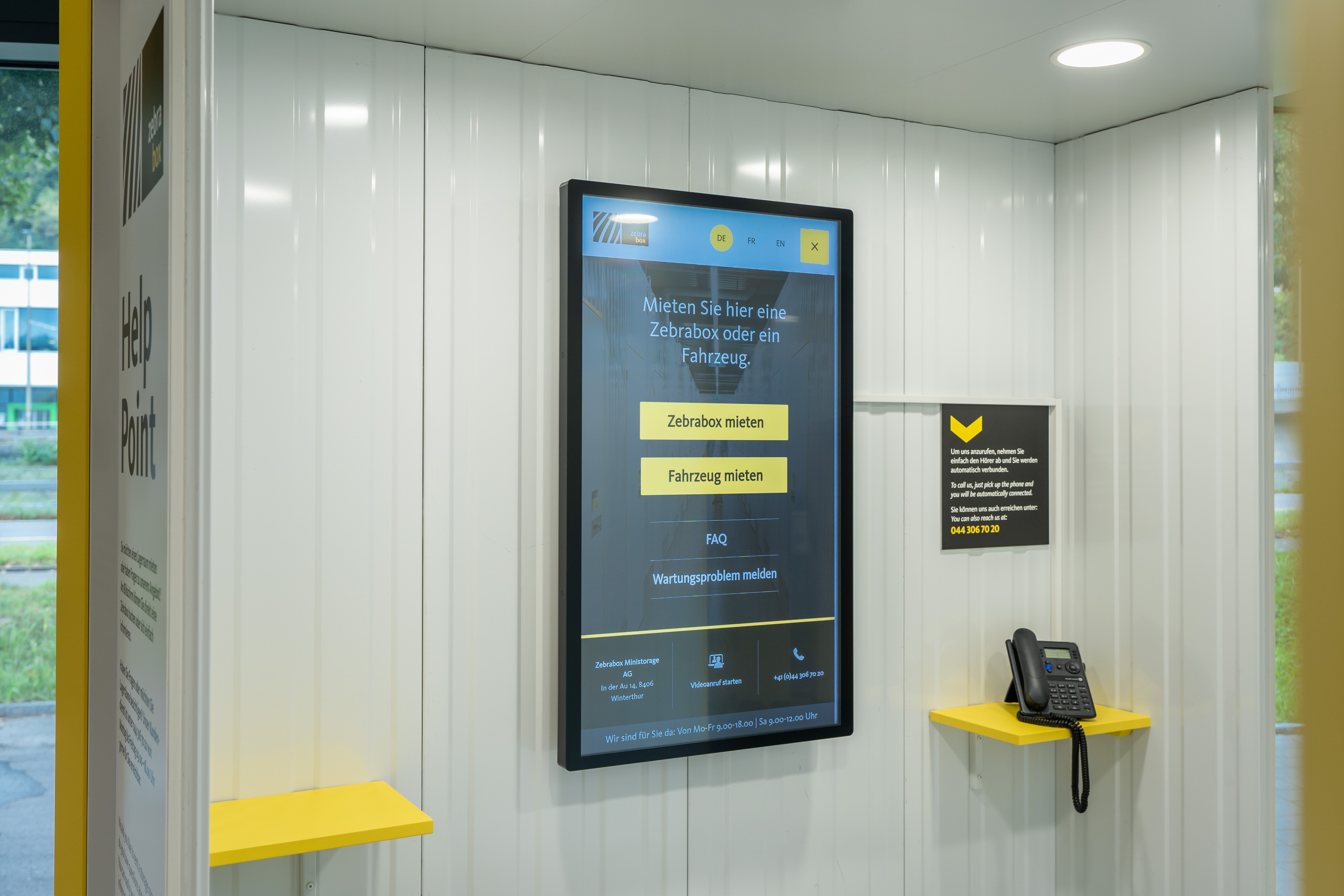 Empfang beim Eingang von Zebrabox Winterthur mit Self-Check In