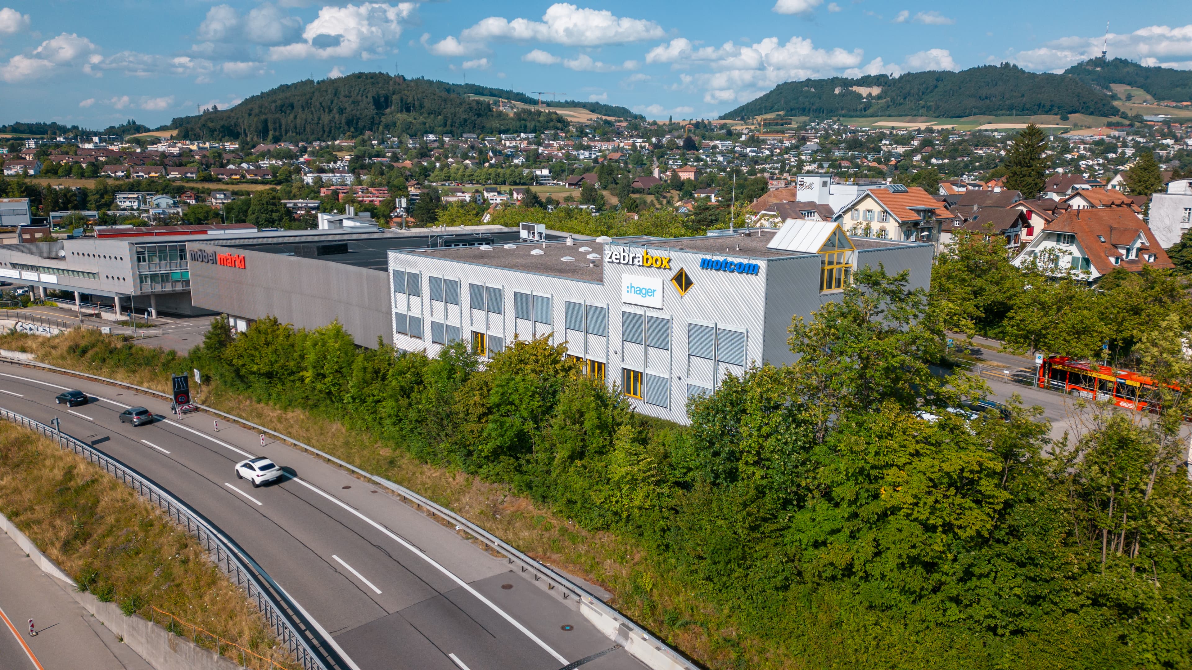 Zebrabox Ittigen Aussenaufnahme Gebäude