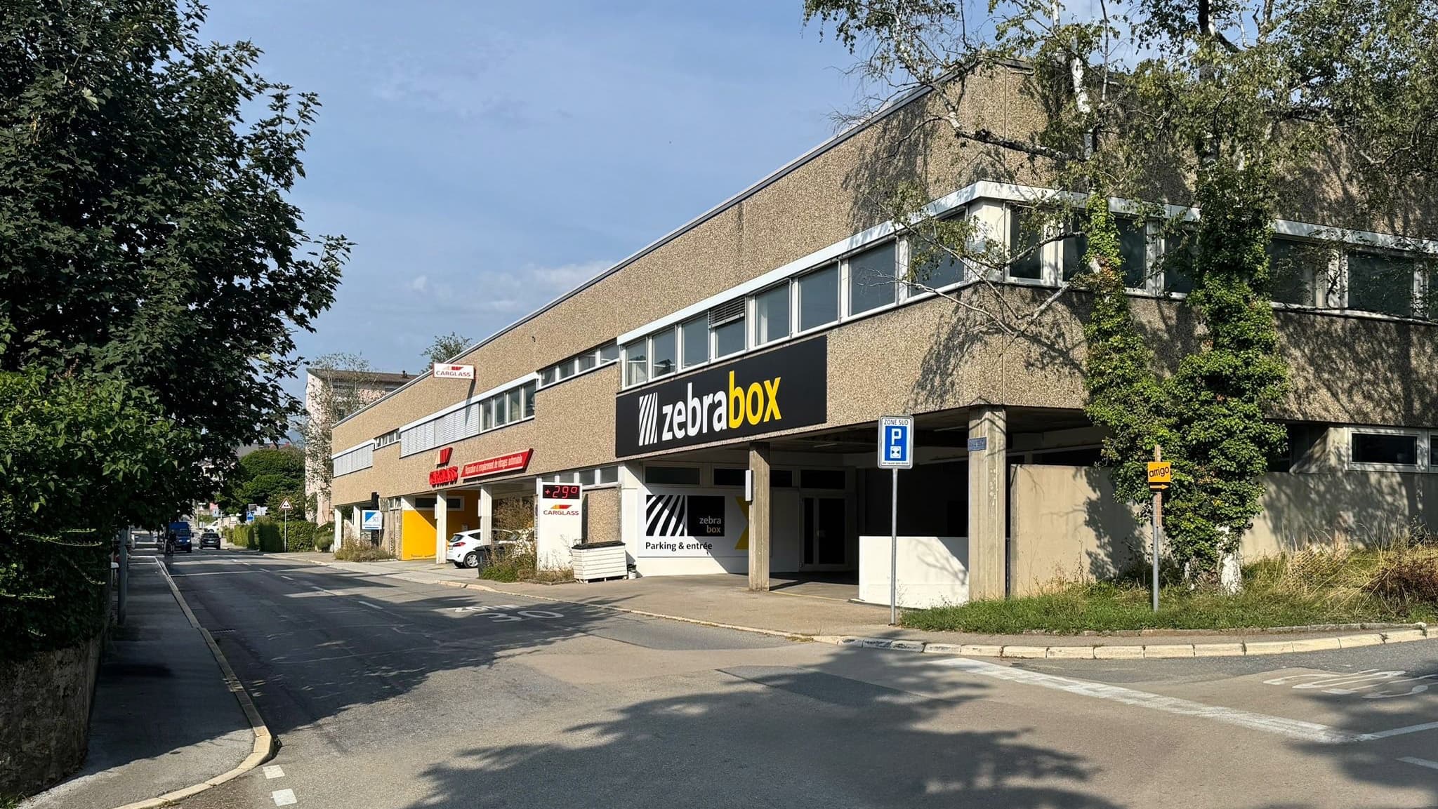 Zebrabox Neuchâtel Aussenbeschriftung