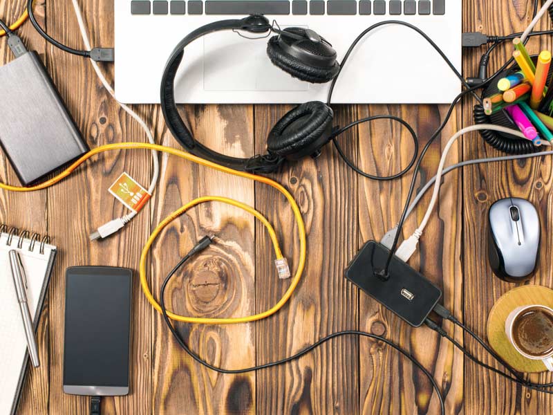Manage cables easily Manage cables easily