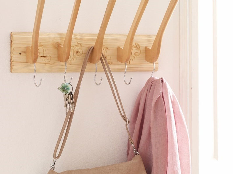 DIY Garderobe mit Kleiderbügel